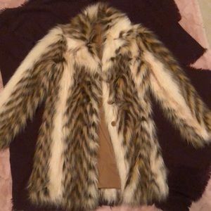 Faux fur coat ((Free Gift w Purchase))